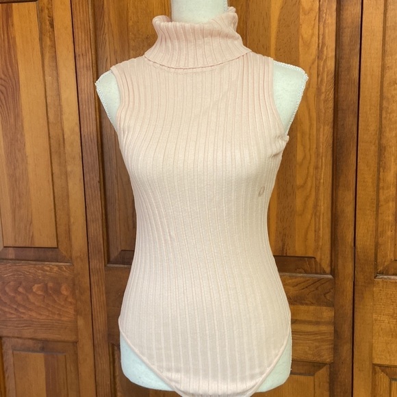 L.A. Hearts Rosewater Cotton Ribbed Turtle Neck Sleeveless Body Suit NWOT Size S - Picture 1 of 16